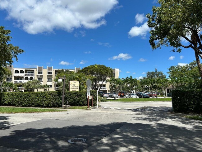 Building Photo - 7850 Camino Real