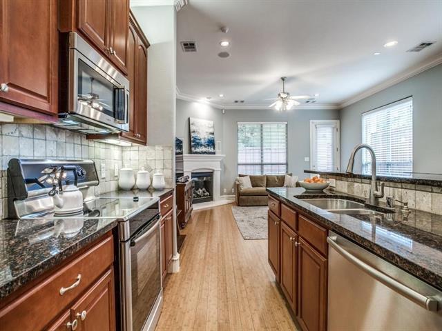 Building Photo - 6008 La Vista Dr