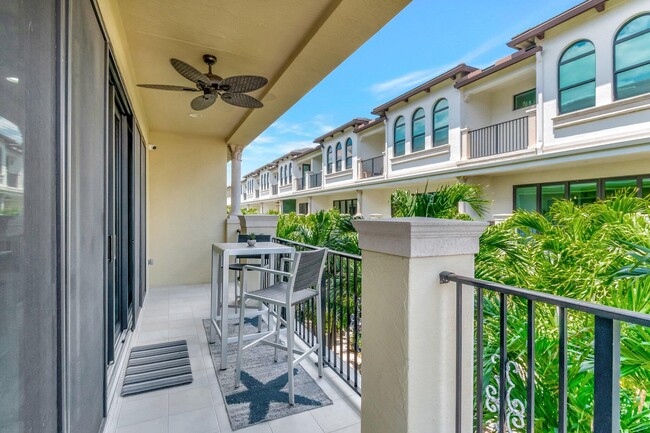Building Photo - 623 Windward Cir S