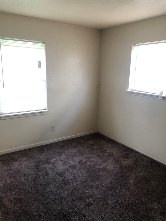 Building Photo - 4223 Rockingham St