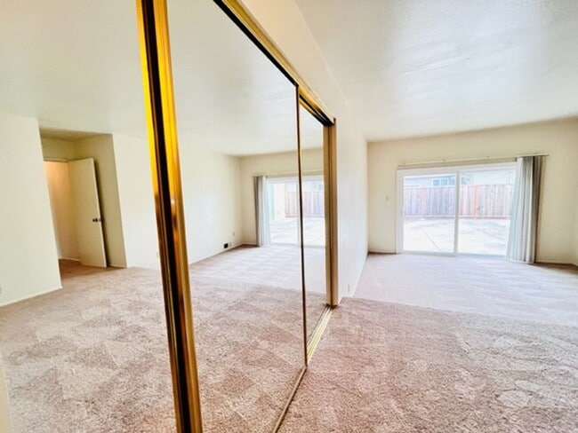 Building Photo - Move-In Ready 4BD/2BA Single Story, Ranch-...