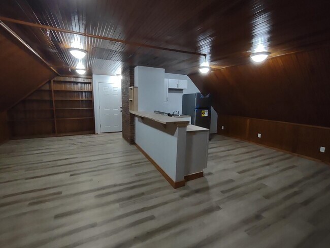 Building Photo - 109 Pleasant St