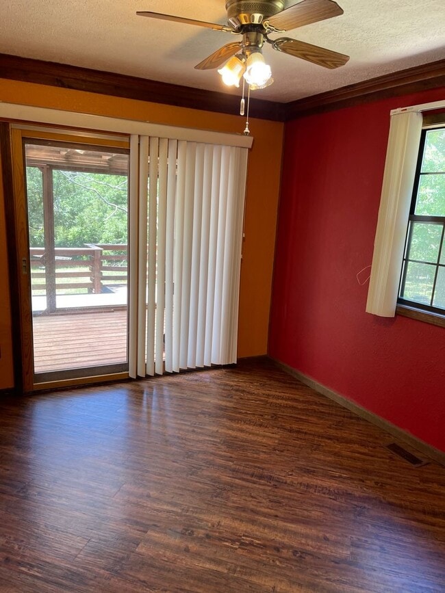 Building Photo - Available July 25th!!! No showings until June 1st