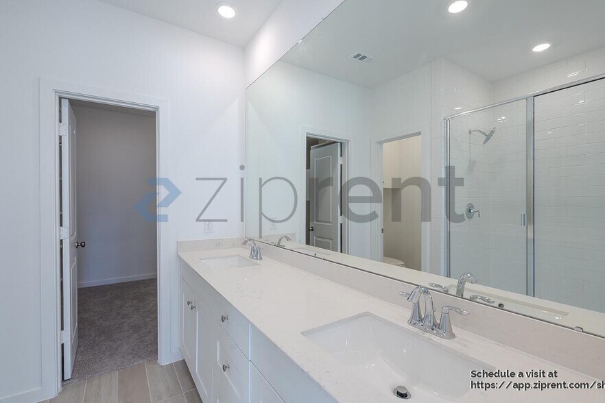 Building Photo - 27635 Spearmint Ridge Dr