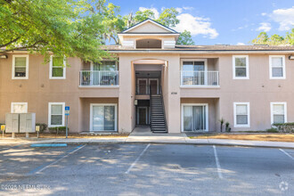 Building Photo - 6788 Manotak Oaks Dr