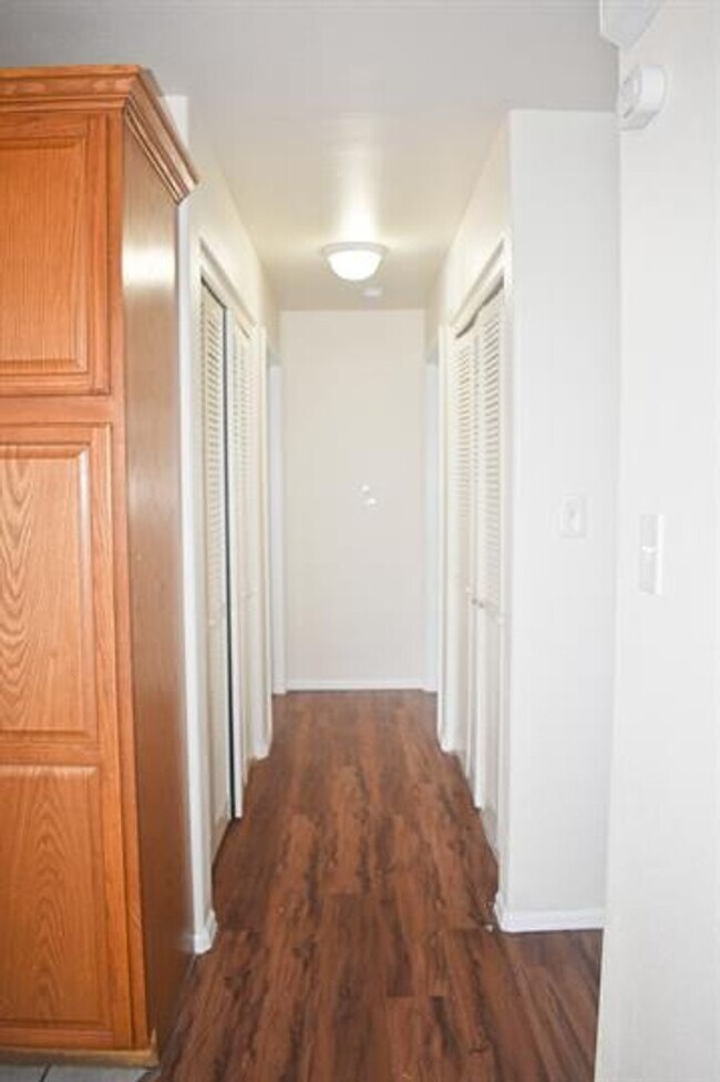 Building Photo - 497 Coronado Way