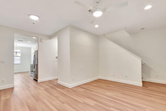 Building Photo - 4313 Parkside Dr
