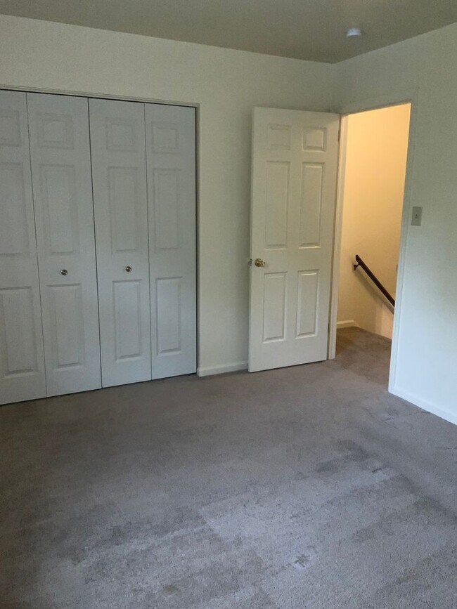 Building Photo - 1633 Chadwick Cir
