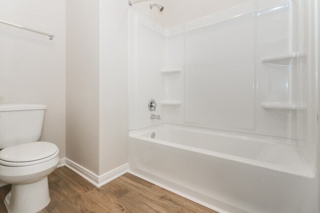 Building Photo - 208 Lgt Smt Dr