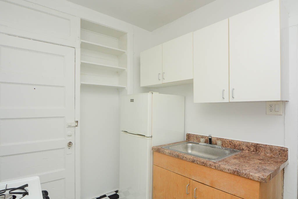 Building Photo - 2714 N Spaulding Ave