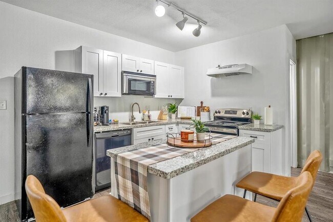 Building Photo - 4014 Dreyfus St