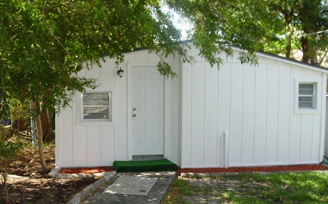 Building Photo - 1626 Okeechobee Rd