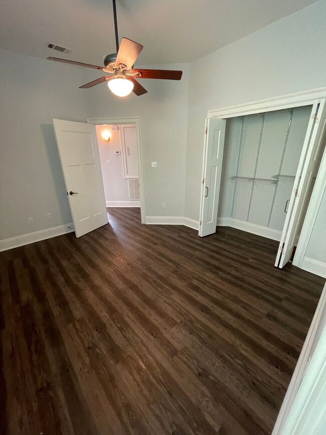 Building Photo - 2BD/2BA near Tulane