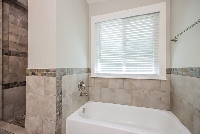 Building Photo - 18154 Windy Oaks Ct