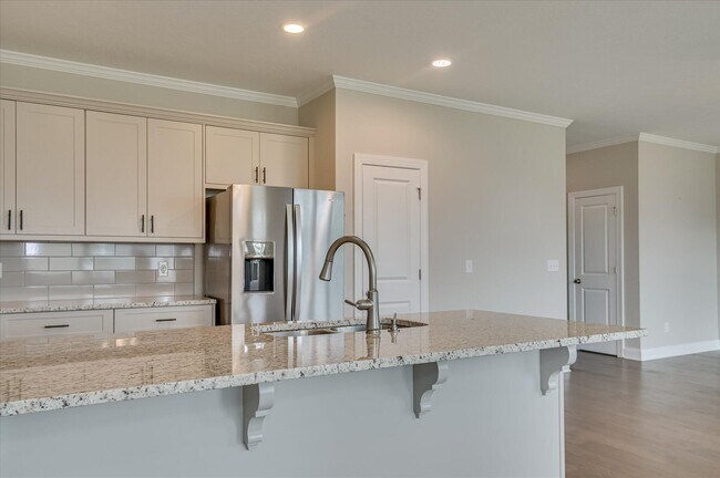 Building Photo - 3207 Wayne Dr
