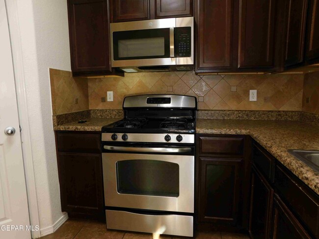 Building Photo - 14276 Rattler Point Dr