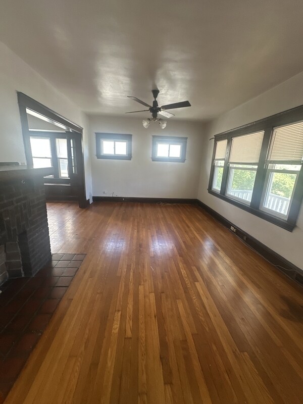 Building Photo - 9611 Larnder Ave