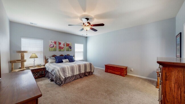 Building Photo - 3 bedrooms, 2 bathrooms in the City of Ric...