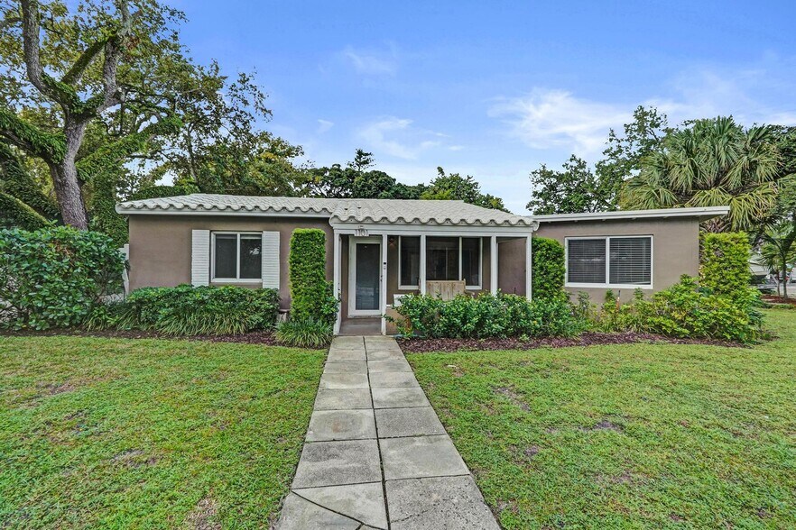 Building Photo - 1101 SW 8th Ter