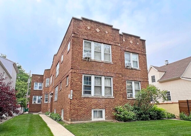 Primary Photo - 4752 N Lotus Ave