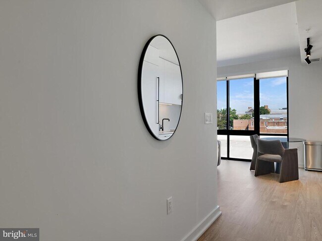 Building Photo - 1625 Eckington Pl NE