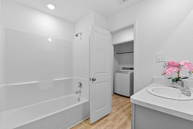 Building Photo - 22156 Juniper Crossing Dr
