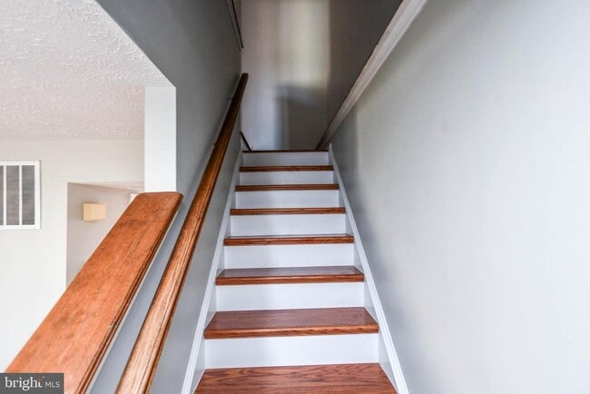 Building Photo - 2156 Commissary Cir
