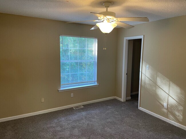 Building Photo - 2470 Nugget Ln