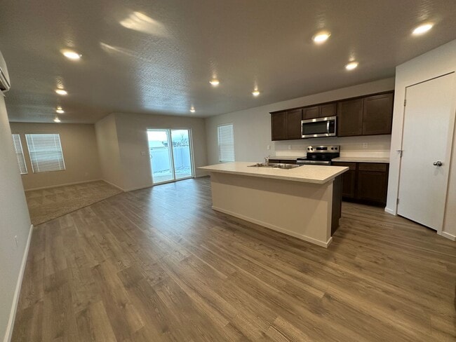 Building Photo - New 4 Bedroom 2 Bath Home in Airway Heights