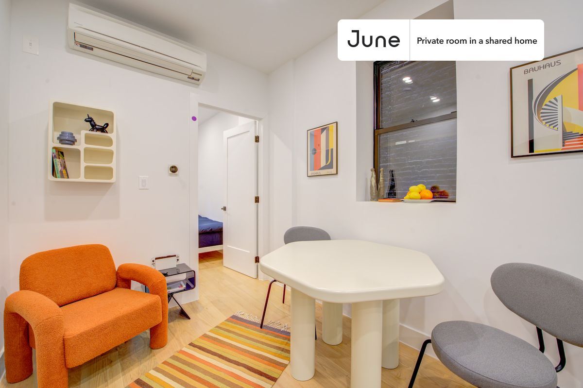 Building Photo - Functional ROOM at The Central Park Manhattan House