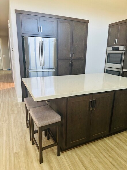 Building Photo - 361 Vinterra Ct