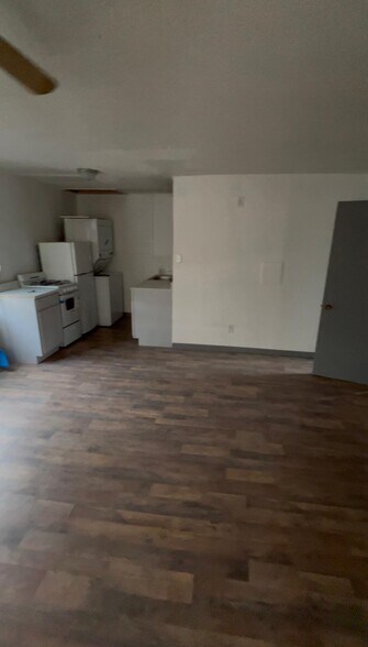 Building Photo - 1005 Arizona Ave
