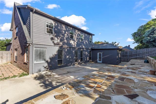 Building Photo - 5517 Greenview Ct