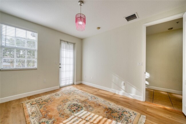 Building Photo - 430 SW 147th Ave