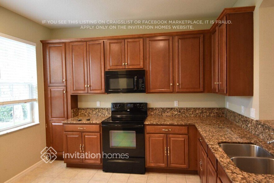 Building Photo - 627 Dakota Dr