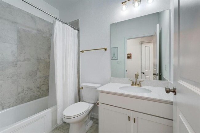Building Photo - 404 Mante Ct