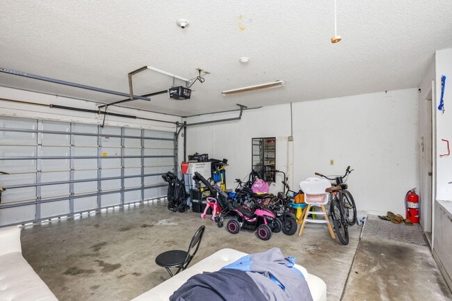 Building Photo - 2171 NW 76th Ave