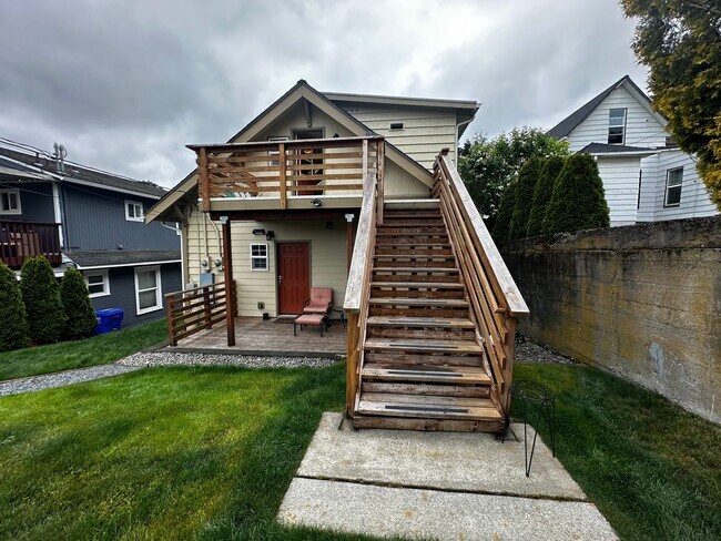 Building Photo - 3827 Wetmore Ave