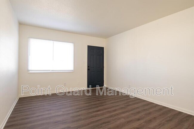 Building Photo - 813 S Beverly St