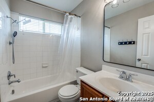 Building Photo - 736 Guna Dr