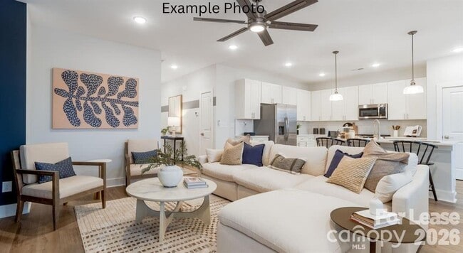 Building Photo - 8629 Chagrin Dr