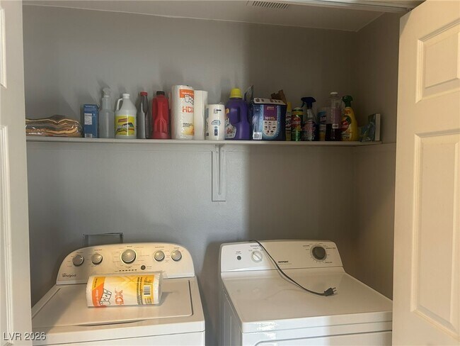 Building Photo - 948 Chaps Cir