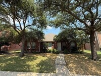 Building Photo - 1535 Sleepy Hollow Dr