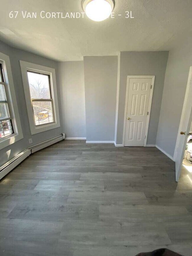 Building Photo - 67 Van Cortlandt Park Ave