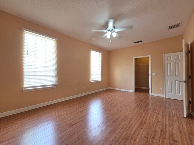 Building Photo - 337 Coral Beach Cir