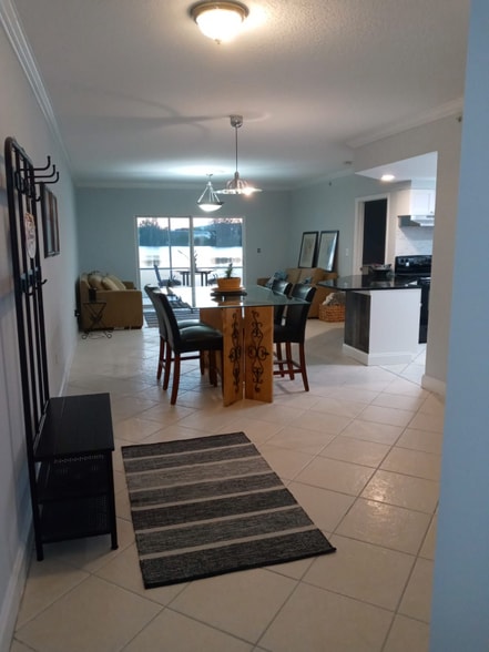 Building Photo - 4401 Crystal Lake Dr