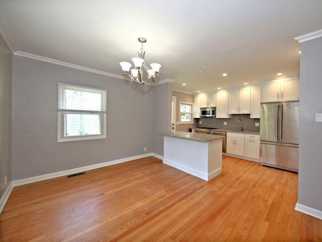 Building Photo - 119 Soundview Ave