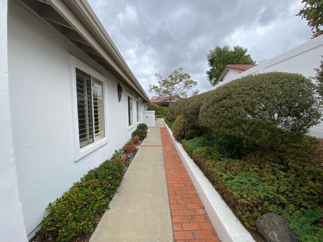 Building Photo - 2bd/2bth within the Ocean Hills Country Club!