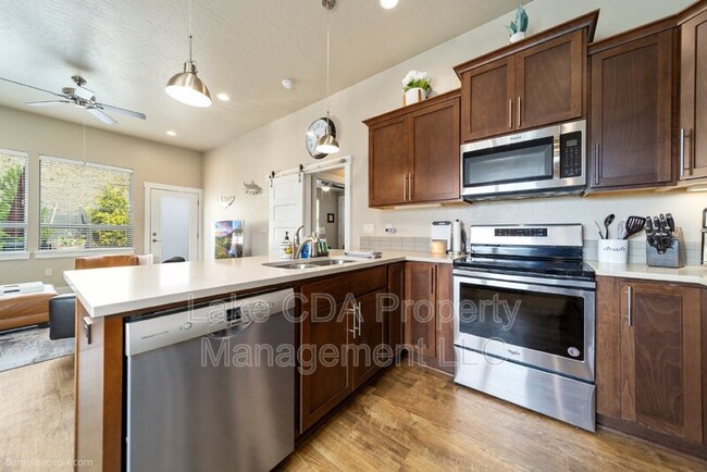 Building Photo - 3343 N Rosalia Rd