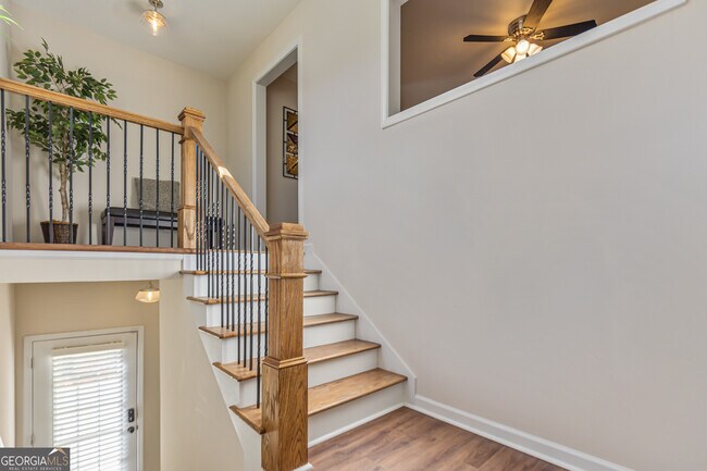 Building Photo - 27 W Ridge Dr SE